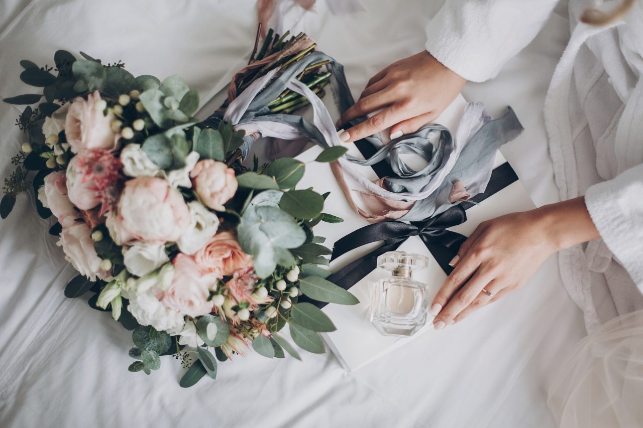 modern-wedding-bouquet-perfume-bottle-and-gift-box.jpg